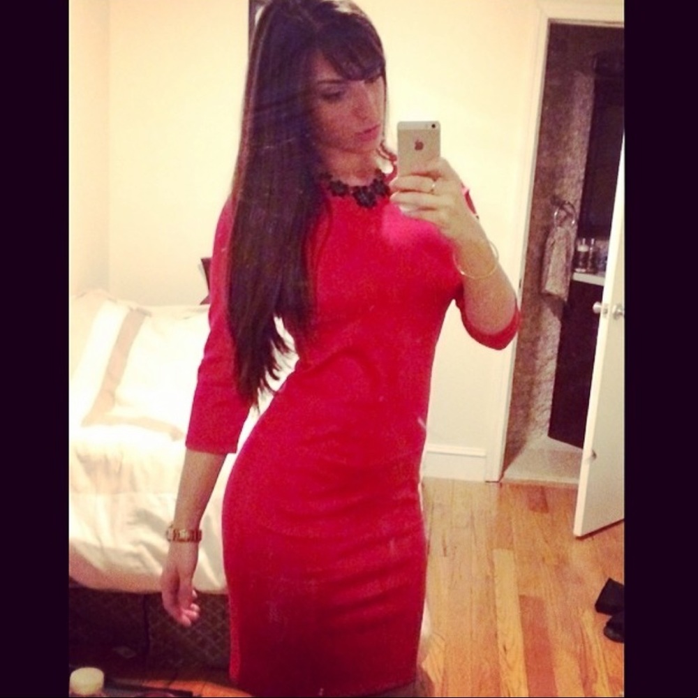 Red 3/4 Sleeve Knee-Length Dress